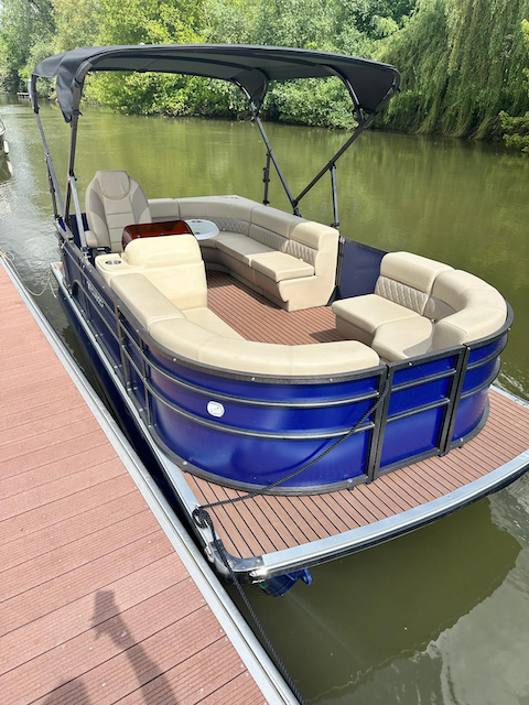 Pontoon Boat
